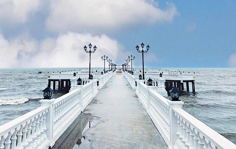 Cầu Cảng Hải Tiến- Điểm check in đẹp tựa trời Tây
