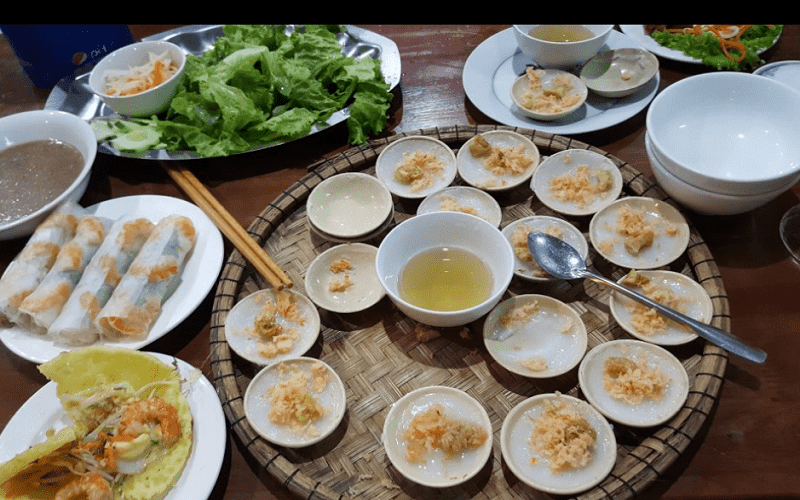 Những quán ăn vặt làm xiêu lòng thực khách ở xứ Huế (P1)