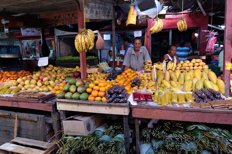 Chợ địa phương Bazurto ở Cartagena, Colombia