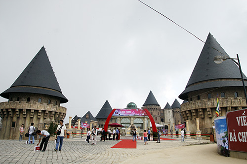 C&aacute;p treo B&agrave; N&agrave; lập 4 kỷ lục ch&iacute;nh thức hoạt động