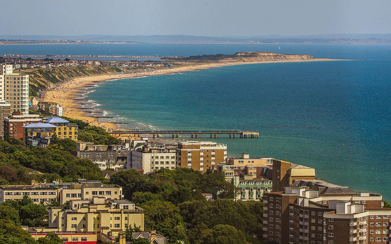 Bãi biển Bournemouth níu chân mọi du khách