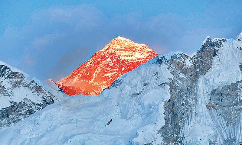 Nhà chức trách nỗ lực bảo vệ môi trường quanh đỉnh Everest