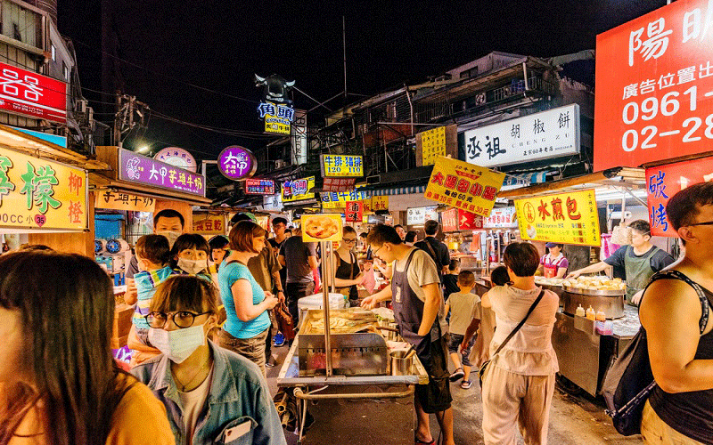 Những gian hàng ở khu chợ đêm Ninh Hạ