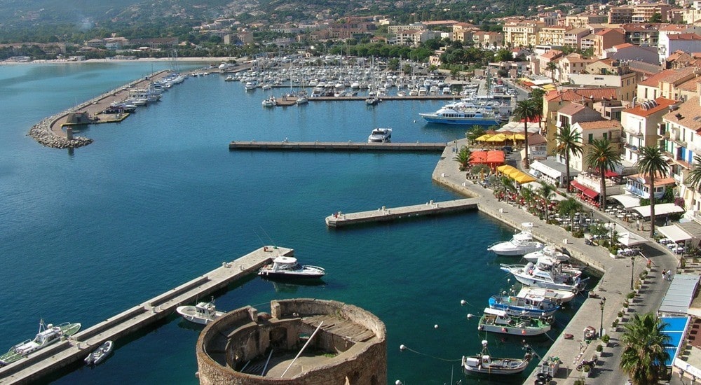 Thành phố Corse yên bình dịu dàng