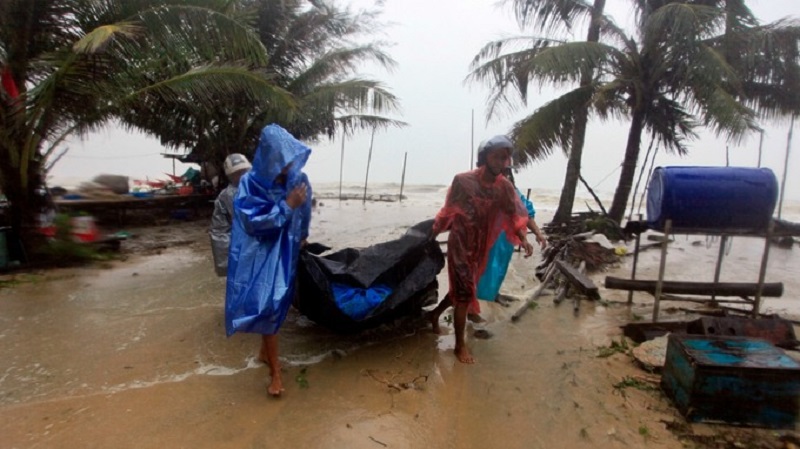 Du khách Thái Lan nói gì khi chứng kiến sức mạnh bão Pabuk?