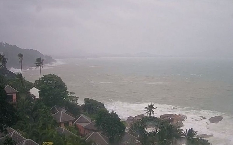 Du khách Thái Lan nói gì khi chứng kiến sức mạnh bão Pabuk?