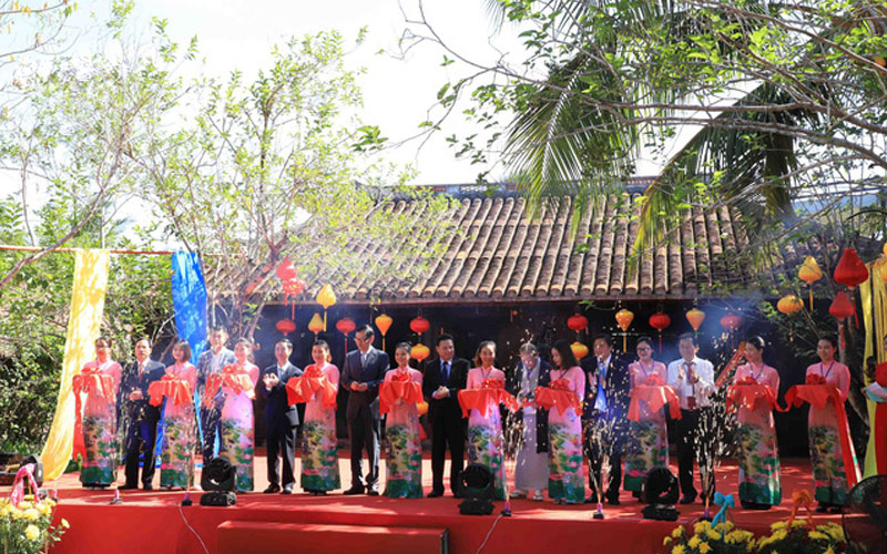 Festival Văn hóa tơ lụa thổ cẩm Việt Nam - Thế giới chính thức khai mạc