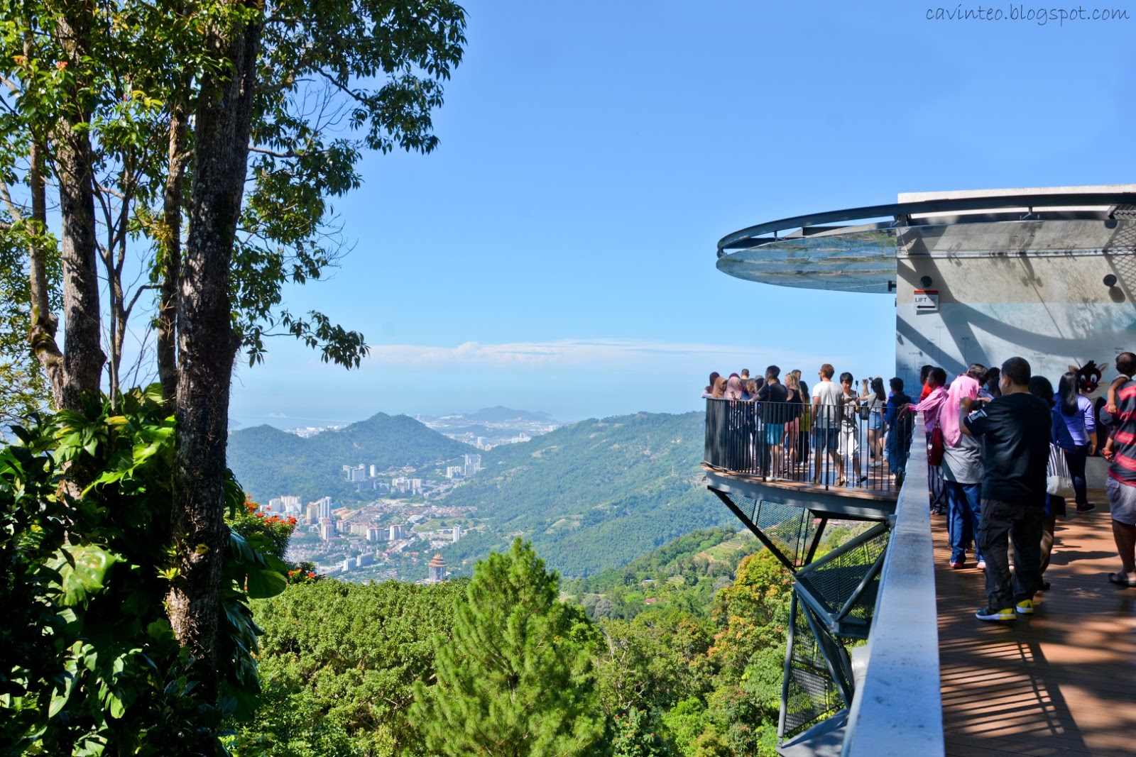 Từ Penang Hill nhìn ra rừng xanh bát ngát