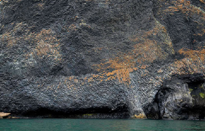 Ghềnh đá đĩa khổng lồ có hình dạng giống con voi ở Iceland