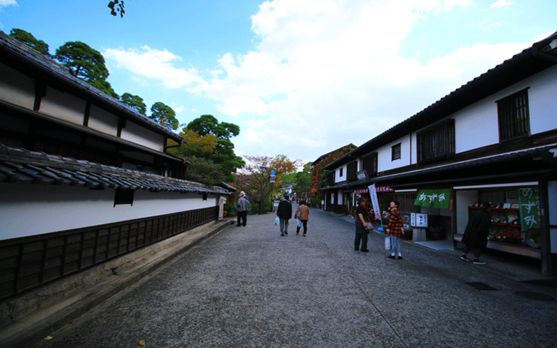 Hàng quán đồ gốm mang đậm nét Nhật