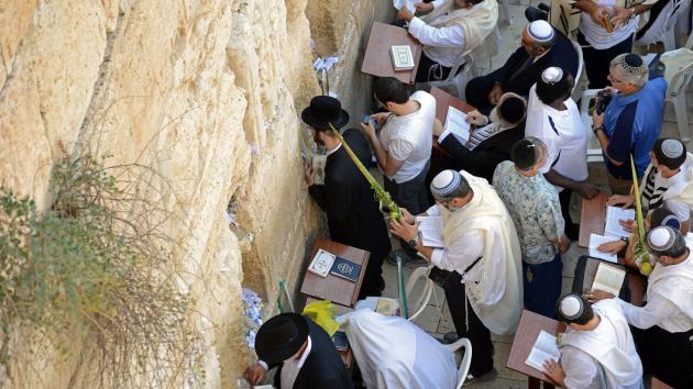 Dạo chơi ở th&aacute;nh địa linh thi&ecirc;ng nhất Jerusalem