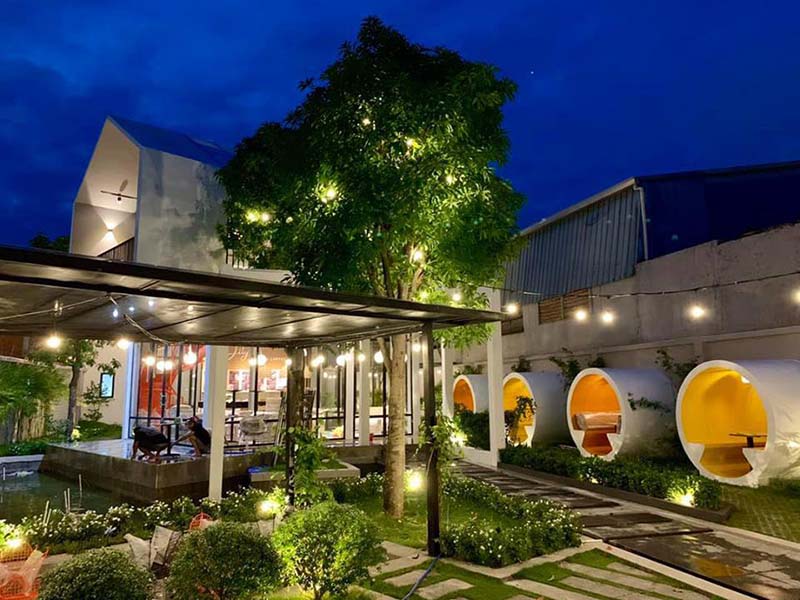 Phát hiện Lily’s Garden quán cafe "ống cống - cầu kính" độc nhất Sài Gòn