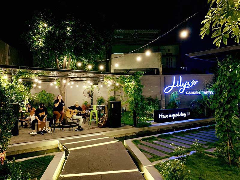 Phát hiện Lily’s Garden quán cafe "ống cống - cầu kính" độc nhất Sài Gòn