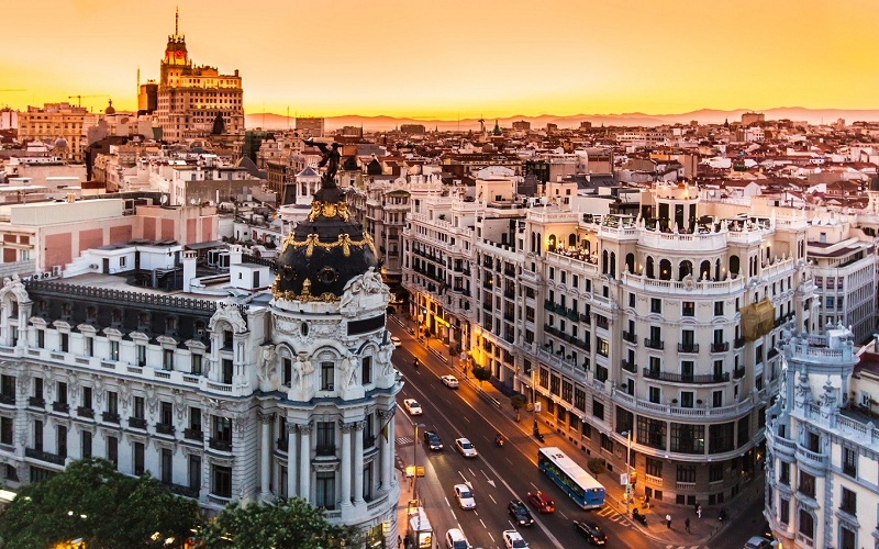 Madrid siết chặt việc du khách thuê nhà dân