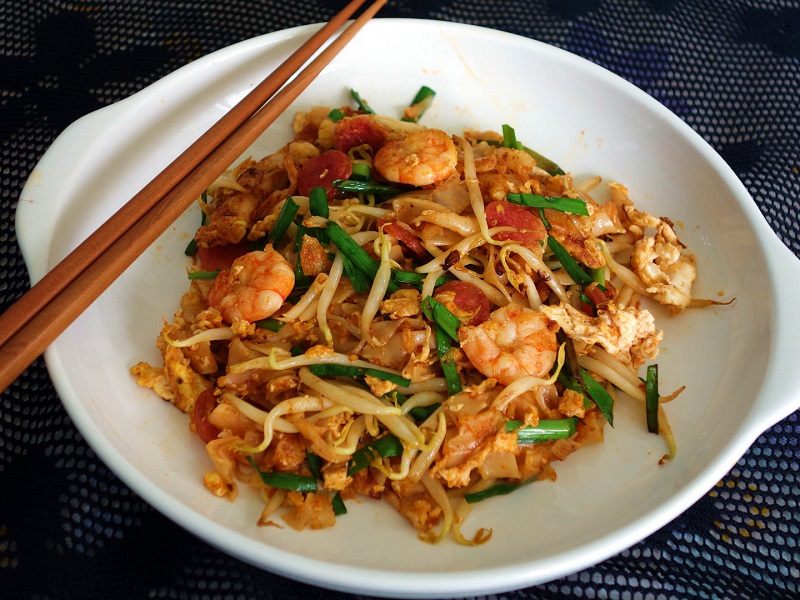 Fried Fried Char Kuey Teow - Giòn, dai, và mặn - tất cả trong một đĩa