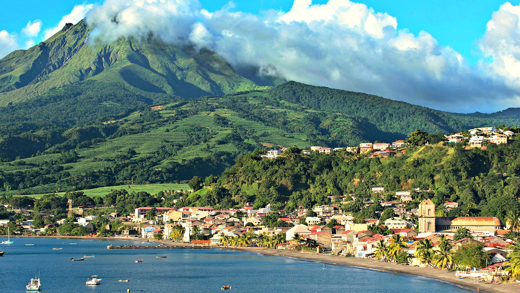 Martinique, hòn đảo kỳ diệu giúp du khách tăng chiều cao ?