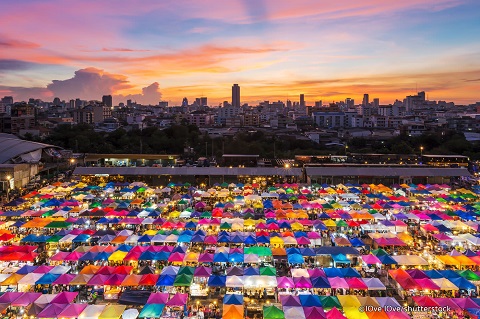 chợ đêm rot fai điểm mua sắm ở Thái Lan giá rẻ