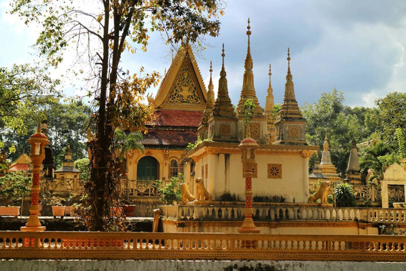 Ngôi Chánh điện chùa Âng