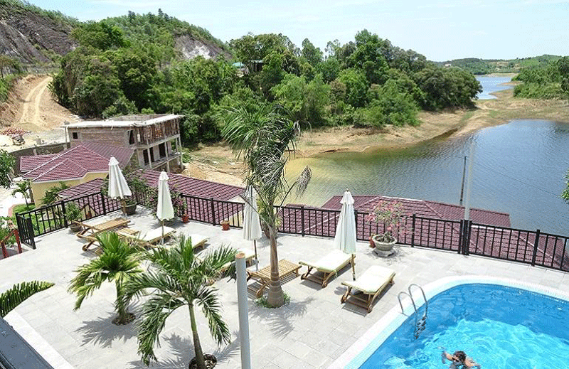 Phong Nha Lake House Resort  có view tuyệt đẹp
