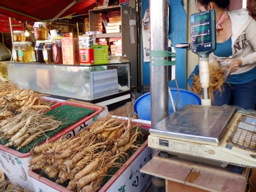 Dạo quanh Seoul thưởng thức văn h&oacute;a xứ củ s&acirc;m