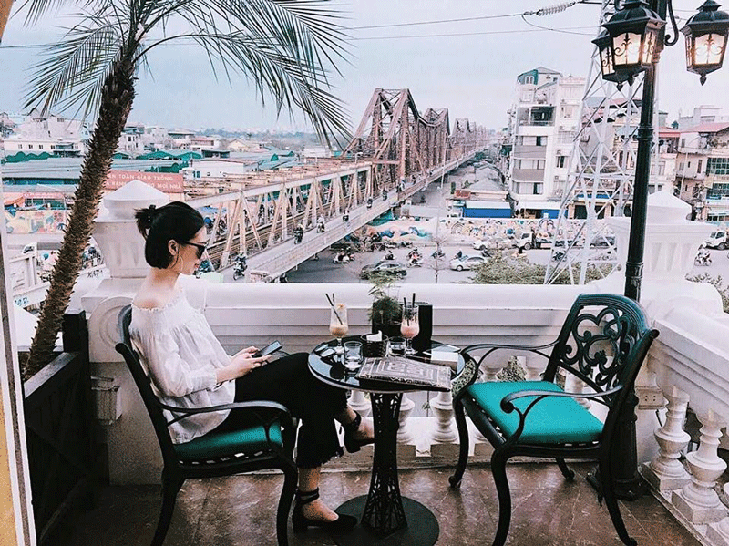 Serein Café & Lounge chính là nơi lý tưởng để ngắm nhìn trọn vẹn phong cảnh Hà Nội
