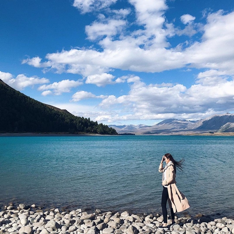 Cô hào hứng chia sẻ bức ảnh tại hồ Wakatipu do bố cô chụp