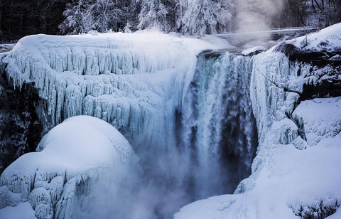  thác Niagara đóng băng ở nhiệt độ dưới âm 30 độ C