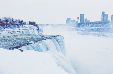  thác Niagara điểm du lịch nổi tiếng ở Canada mùa đông