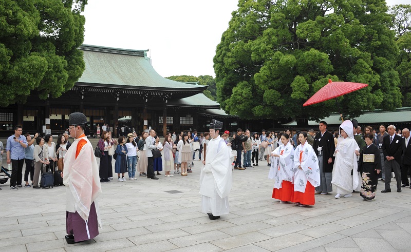 Đám cưới truyền thống tổ chức ở đèn Meiji Jingu