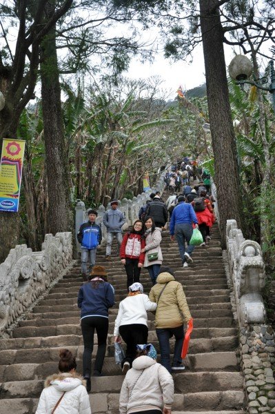 Xuân sang hành hương về Yên Tử 