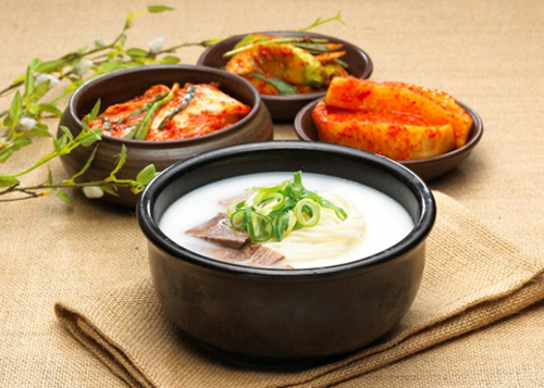 Mandu Han Quoc mon sup duoc du khach ua thich vao mua xuan