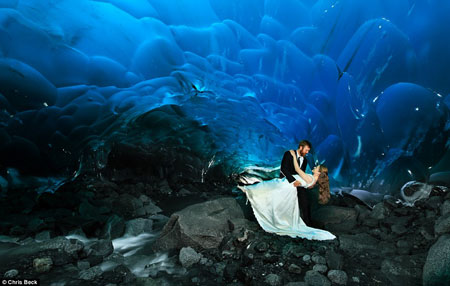 Bộ ảnh cưới chụp trong hang băng