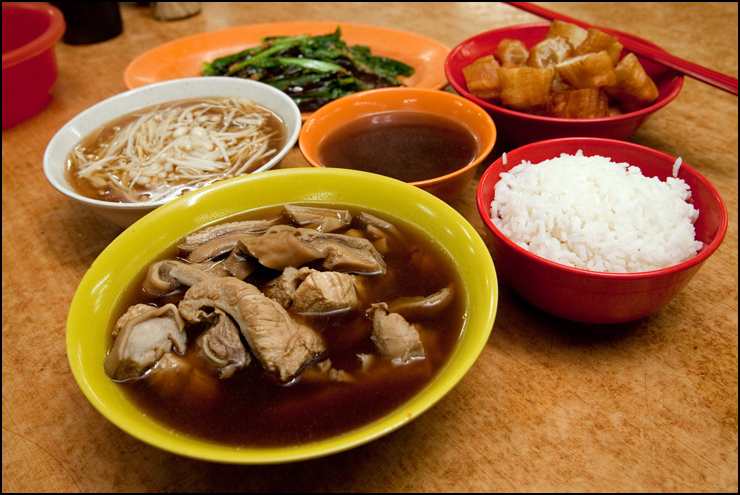 Canh sườn heo - món ăn nổi tiếng của Singapore