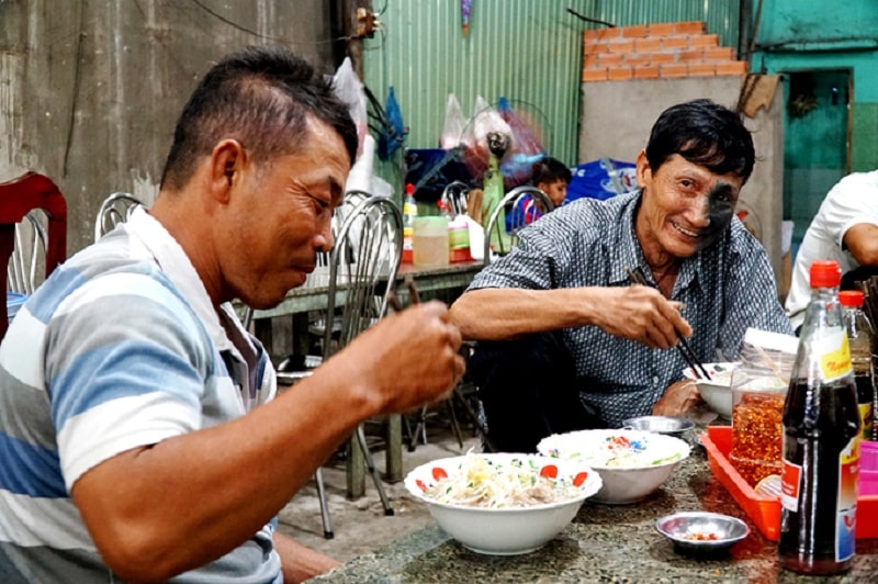 Thực khách đã một lần thưởng thức đều cảm thấy nhớ nhung hương vị món bánh canh Khmer