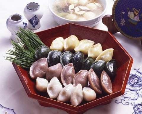 Songpyeon - loại bánh truyền thống ăn trong ngày Chuseok