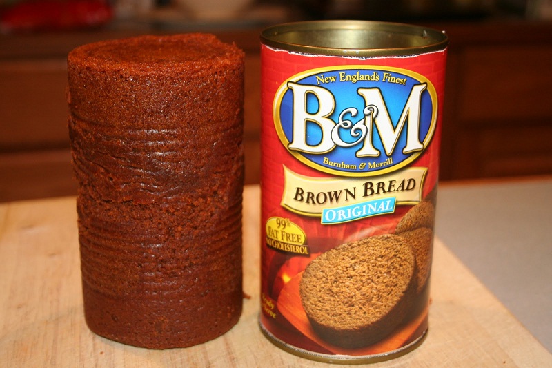 Bánh mì đóng hộp của thương hiệu B&M cũng nằm trong top món ăn kì lạ thế giới với bánh mì An Giang