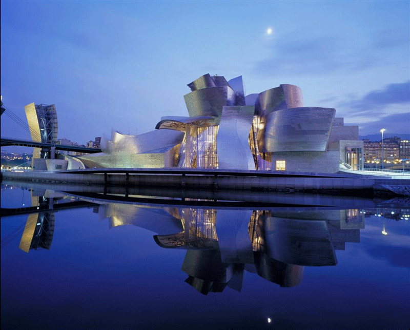 Bảo tàng Guggenheim Bilbao thu hút hàng triệu lượt khách đến tham quan