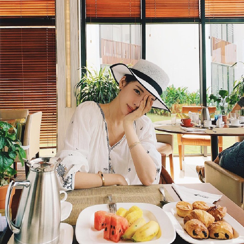 Bản sao của 'Kim Tae Hee' đến nghĩ dưỡng ở một resort tại Hội An 