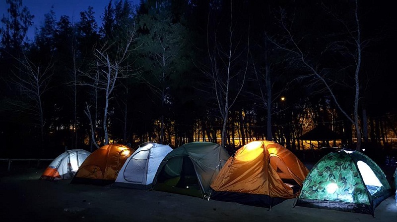 Cắm trại ngủ qua đêm ở hồ Cốc, trải nghiệm khó quên trong chuyến hành trình