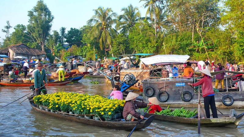 Trải nghiệm đi thuyền lênh đênh trên nước