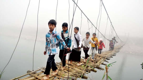 Những chiếc cầu treo đáng sợ nhất Việt Nam