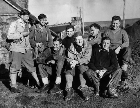 Ch&ugrave;m ảnh lịch sử của người đầu ti&ecirc;n chinh phục Everest