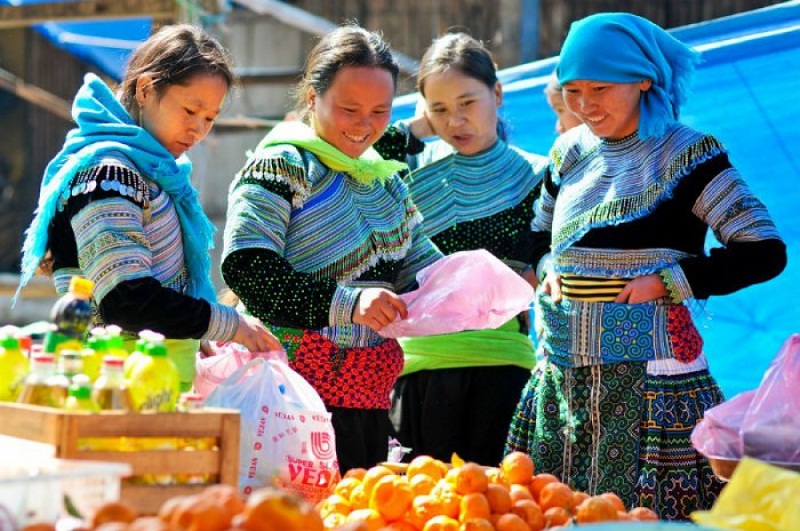 Chợ phiên Mường Hum vui tươi, nhộn nhịp mỗi khi họp chợ