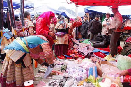 Ngày xuân dạo chơi chợ phiên Bảo Lạc 