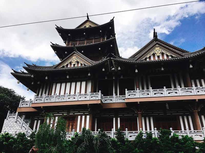 5 ngôi chùa ở Việt Nam đưa bạn như “lạc” vào xứ sở Hoa Anh đào
