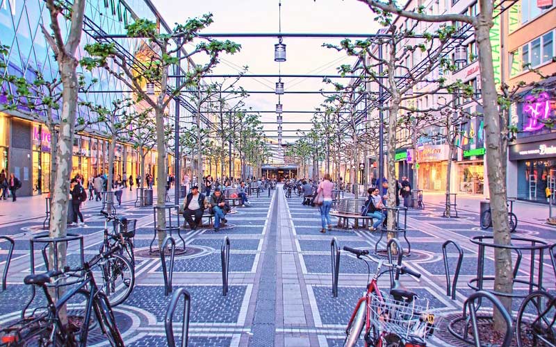 con phố mua sắm lớn nhất nước Đức