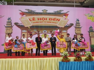 Háo hức đón lễ hội Đền ở Hà Giang