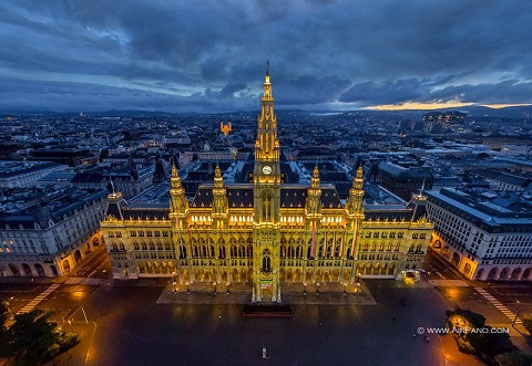 Tòa thị chính thủ đô Vienna Áo với kiến trúc Gothic