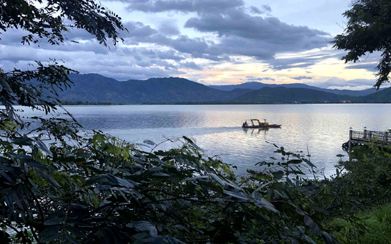 Hồ Lắk bình yên thơ mộng giữa lòng Tây Nguyên