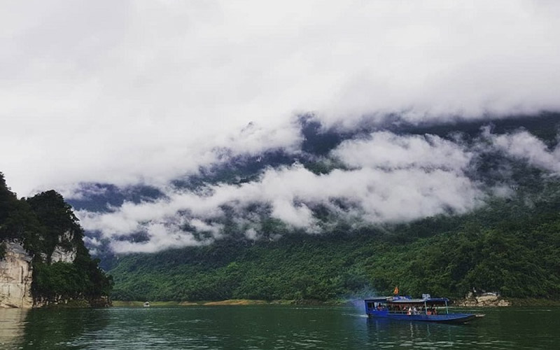 Hồ Na Hang 